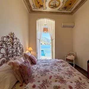 Apartment La Terrazza Sulla Baia The Balcony By The Bay, Sestri Levante
